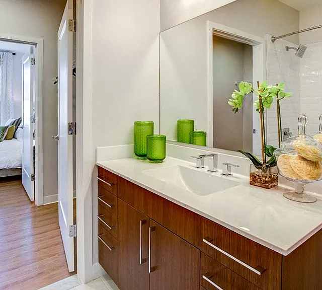 The Danforth Apartments — Photo 32