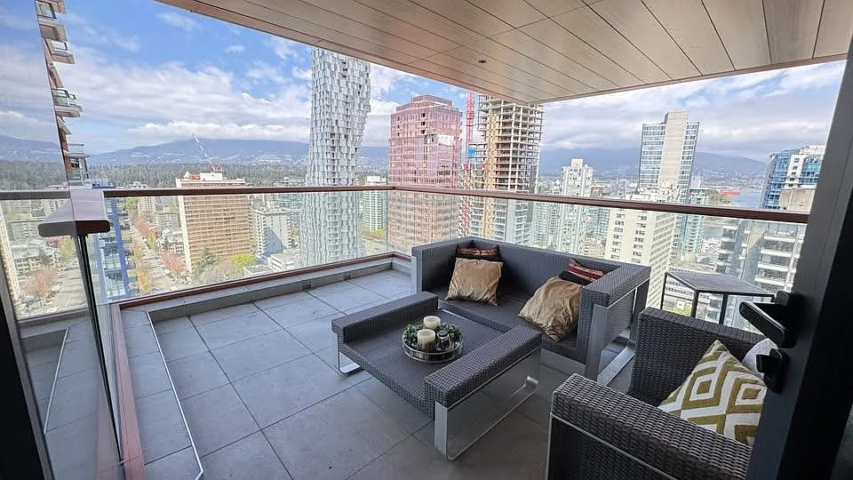 1408 Robson St #22XX