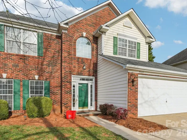 9533 Autumn Applause Dr, Charlotte, NC 28277