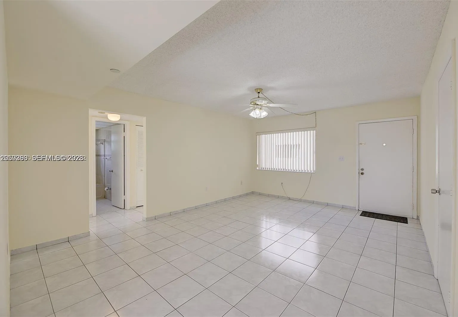Horizons West Condo #7 — Photo 4