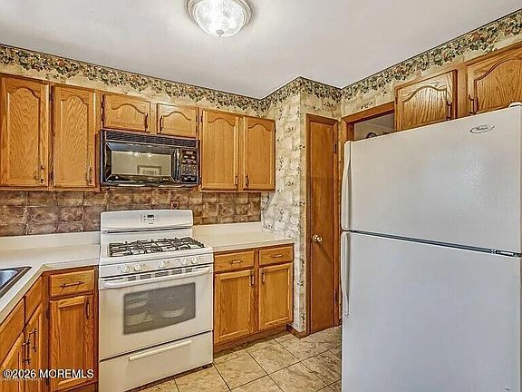 4th image of 1004 Woodlane Road