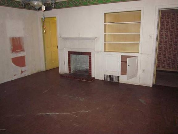 3rd image of 1529 W Wilshire Dr