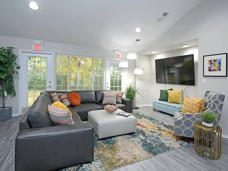 Leasing Office