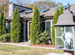 83 Founder Ave, Warwick, RI 02886