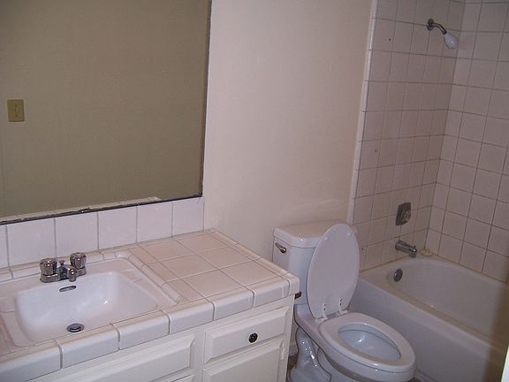 5th image of 1039 N Fulton St APT 101