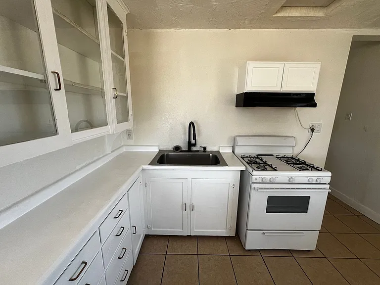 6104 Chia Ave — Photo 11