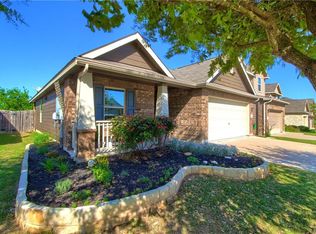 228 Chickadee Ln, Leander, TX 78641