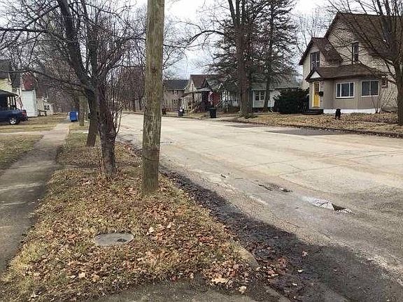 4th image of 624 Alger Ave