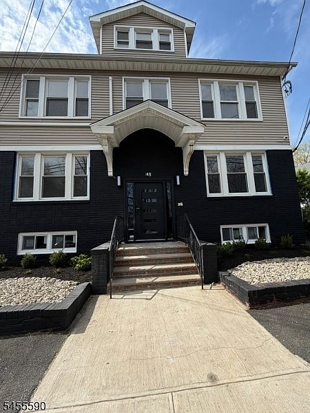 1st image of 49 Union Pl