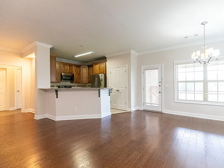 8804 Pemberton Park — Photo 6