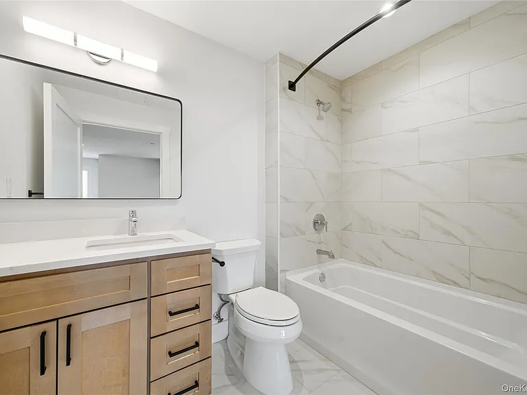 180 Deer Park Ave #301 — Photo 13