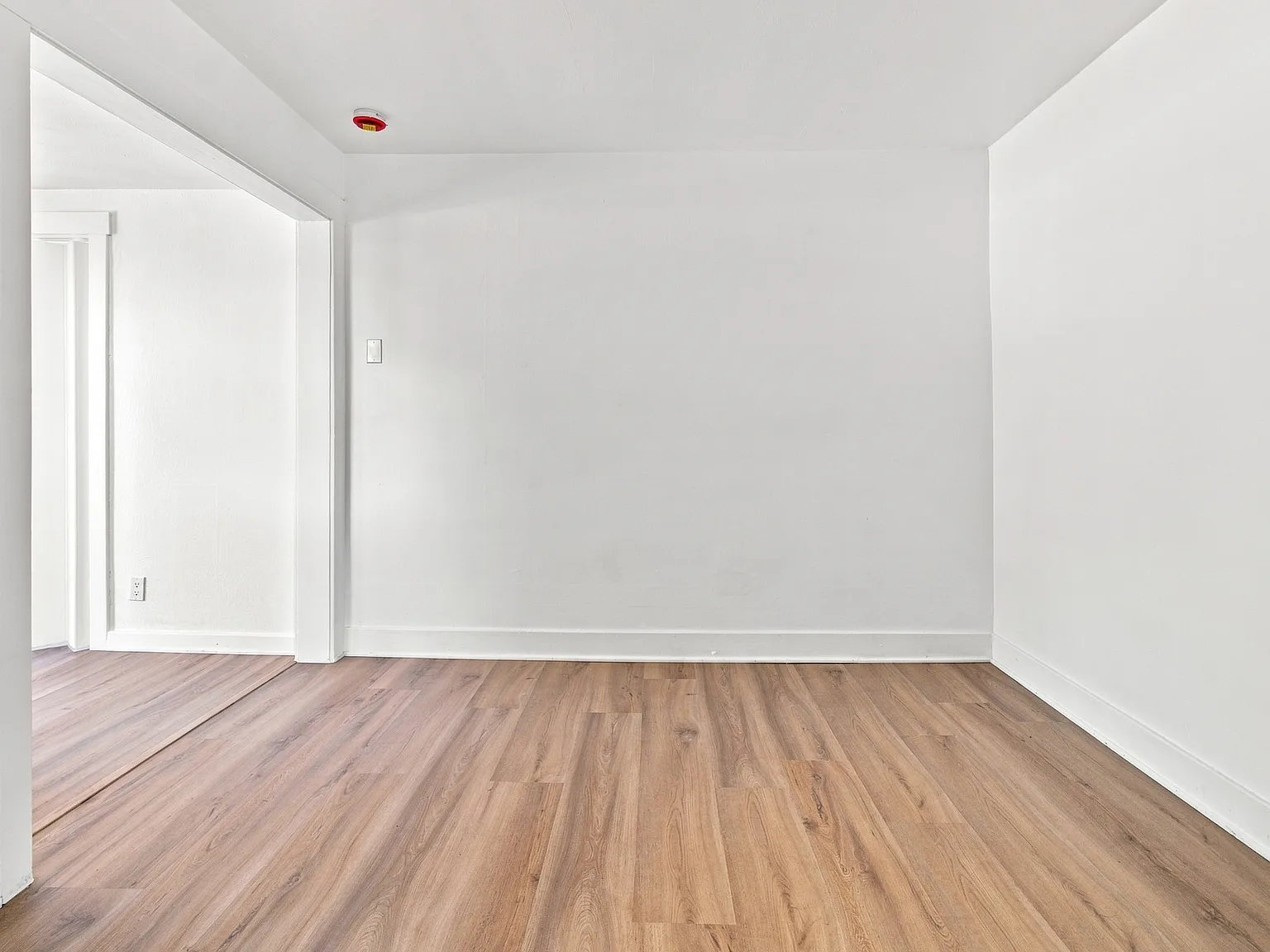 1 bed, 450 sqft, $1,950 — Photo 2