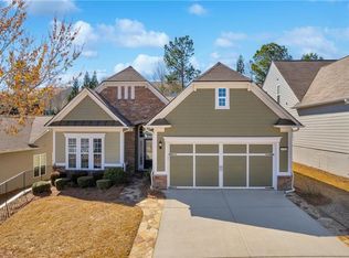 6754 Black Fox Dr, Hoschton, GA 30548
