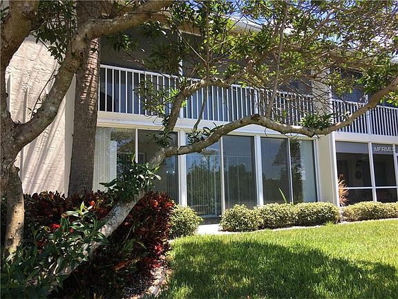 4th image of 204 Silver Lake Dr Unit 105
