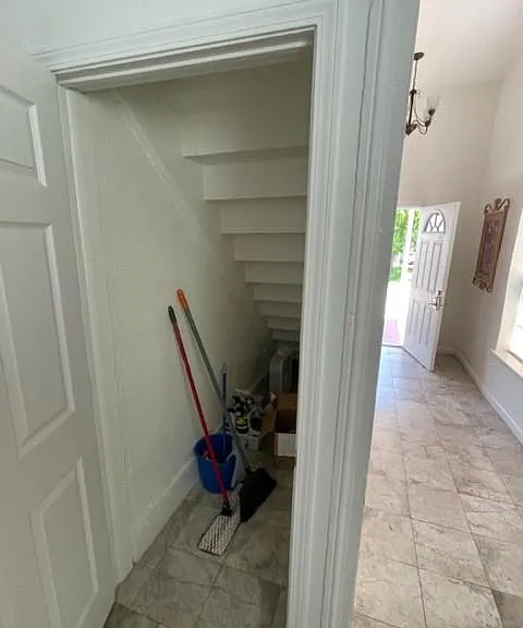 208 Medina St — Photo 5