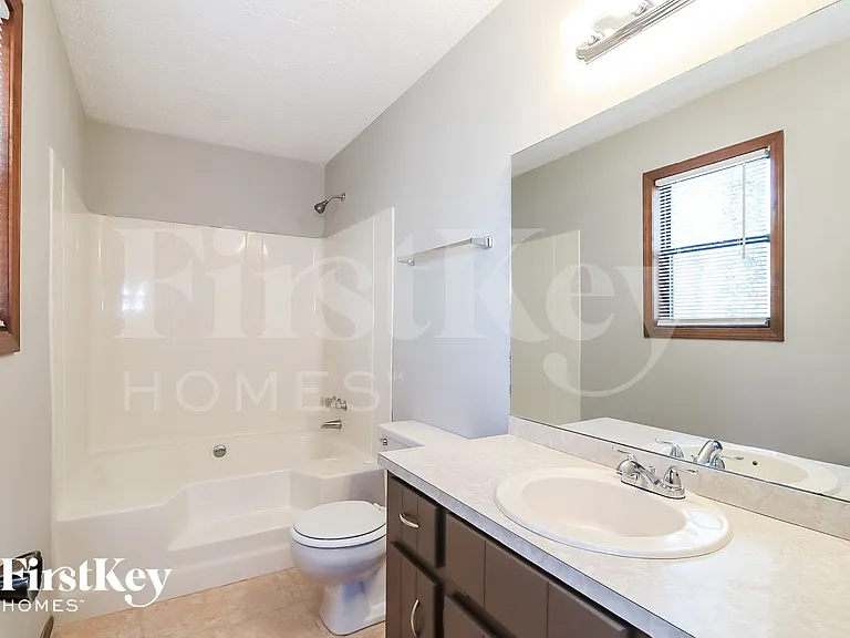 213 Park Ave — Photo 13