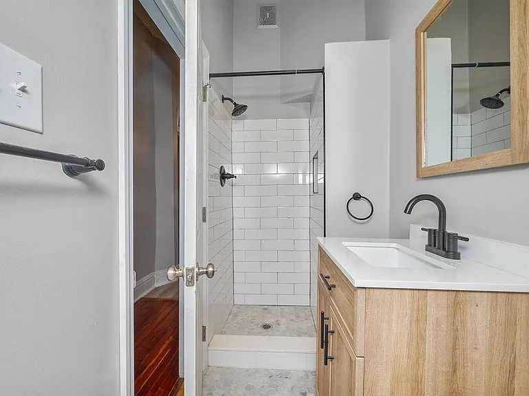 2215 W Grace St #1 — Photo 11
