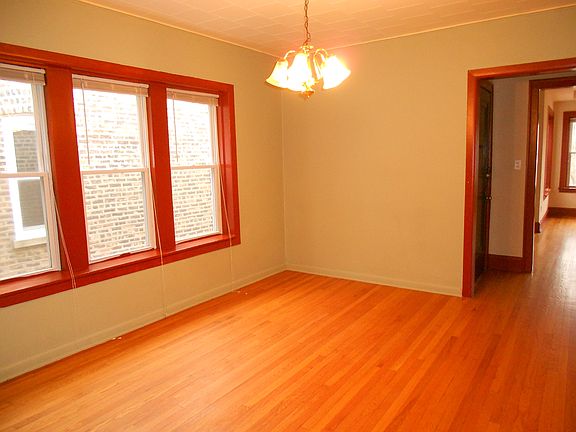 5th image of 6245 N Claremont Ave #3