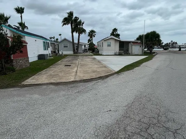 411 Sun Dial Cir, Port Isabel, TX 78578