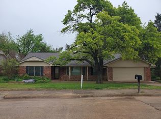 912 E 10th St, Edmond, OK 73034