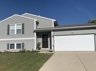 1567 Ellington Dr, Kalamazoo, MI 49009