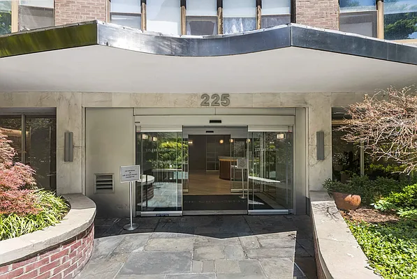 Sold by Compass | media 20