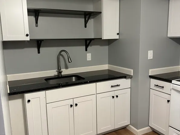 596 Beaver St, Waltham, MA 02452