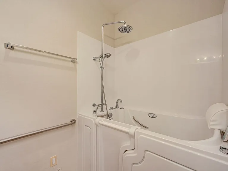 7925 Fantail Dr — Photo 28