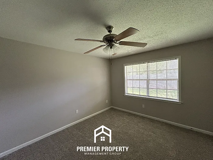 5968 Shannon Dr — Photo 8