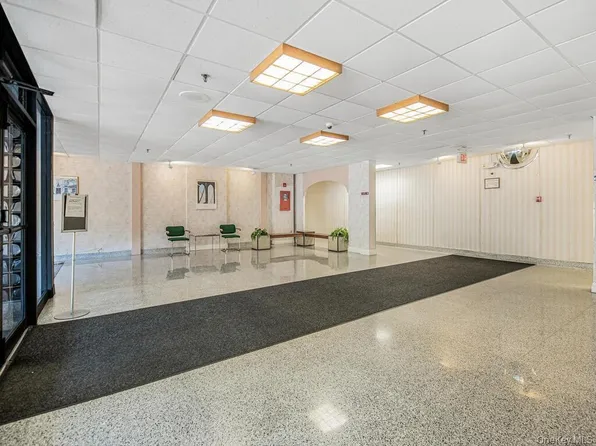 377 N Broadway #201, Yonkers, NY 10701