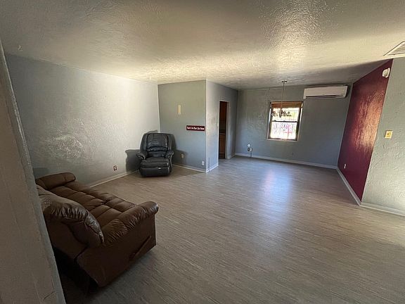 5th image of 1805 Neat Ln SW