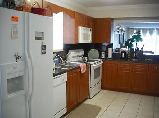 4th image of 1075 NE Miami Gardens Dr APT 401W