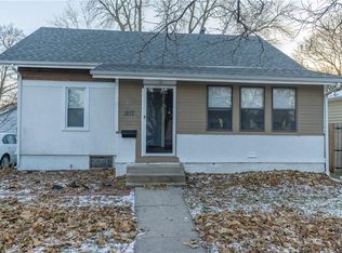 1817 Evelyn St, Perry, IA 50220