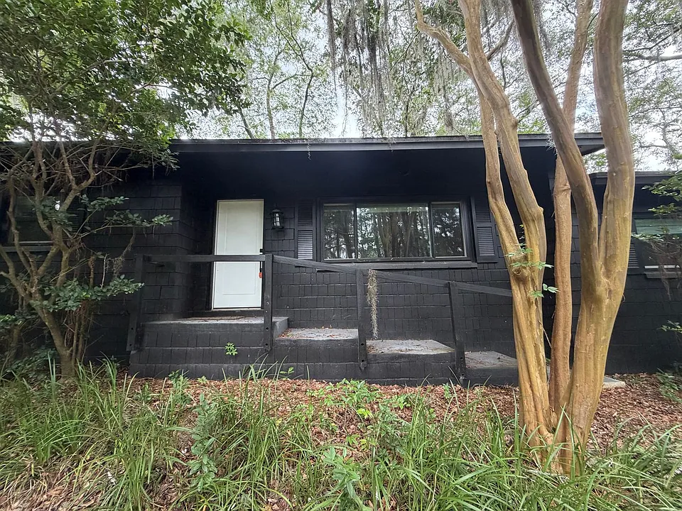 3330 NW 24th Ave