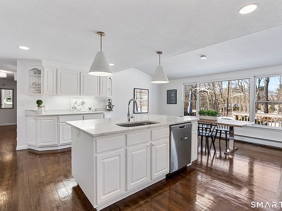 5th image of 24 Ichabod Road