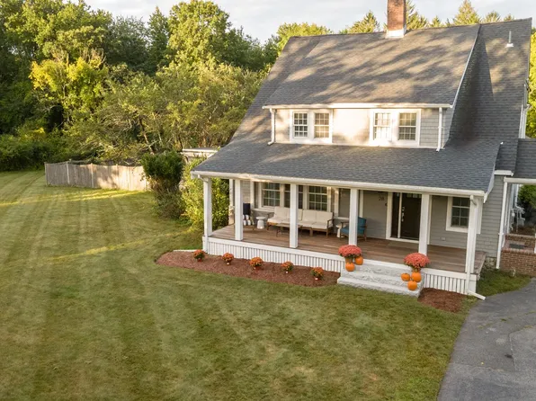 28 Elm St, Norton, MA 02766
