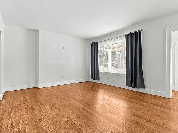 3rd image of 6533 Rosemoor St