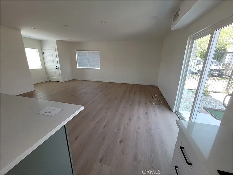 11864 Borden Ave — Photo 19