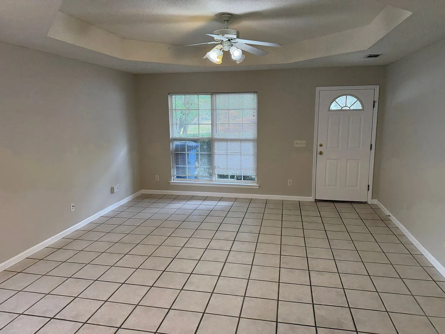 302 Windrdige Drive — Photo 2