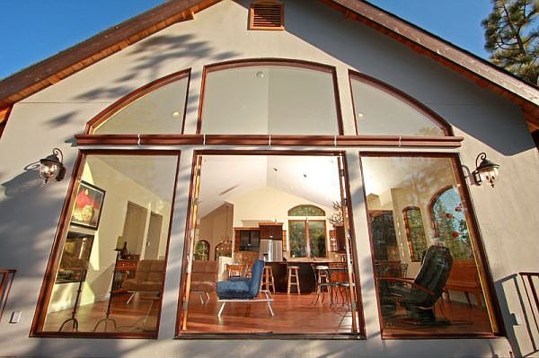 1st image of 1372 Donner Ln