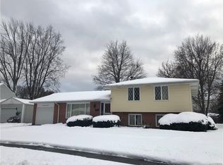 1278 Greenbrier Ln, North Tonawanda, NY 14120