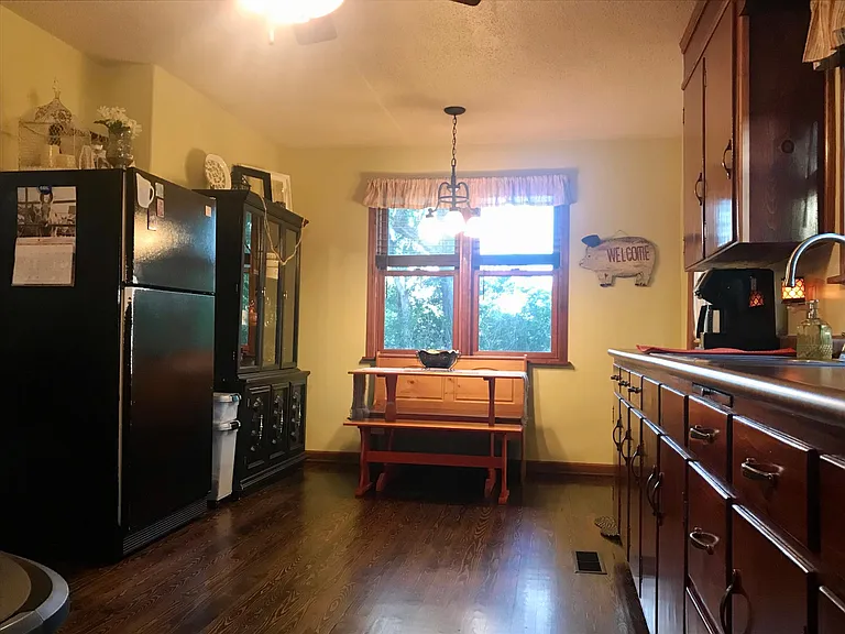 3357 Mount Pleasant Blvd — Photo 6