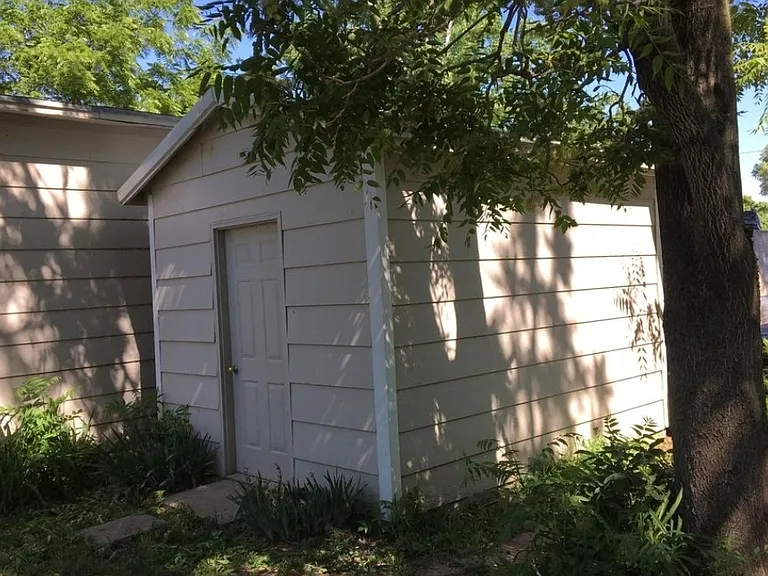 306 SW 2nd St — Photo 3
