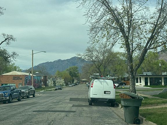 4th image of 2813 Fowler Ave