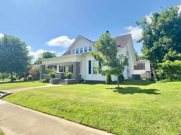 827 E Main St, Union City, TN 38261