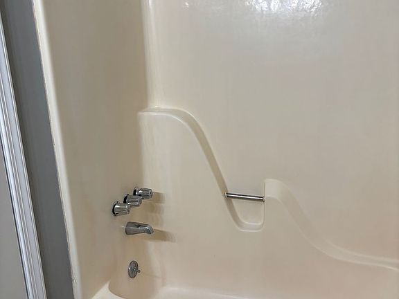 5th image of 576 Tate St #1