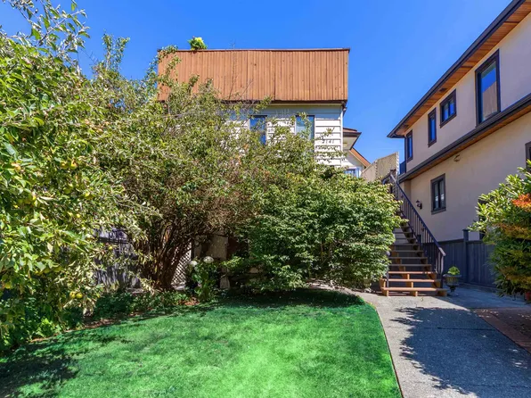 2141 W 47th Ave, Vancouver, BC V6M 2M6
