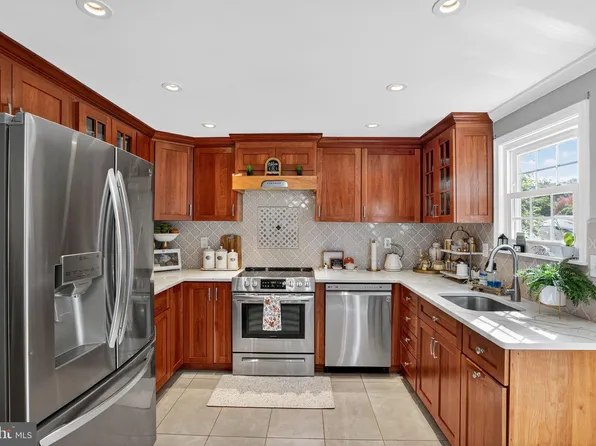 8460 Rippled Creek Ct, Springfield, VA 22153