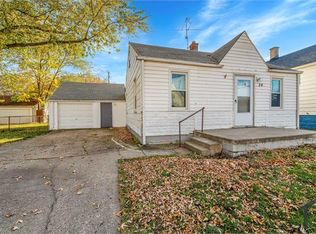 34 E Milton Ave, Hazel Park, MI 48030