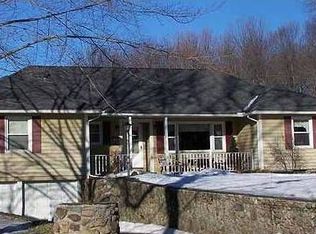 864 Amostown Rd, West Springfield, MA 01089